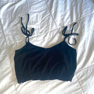 Cute summer cropped tank top! *lightly worn